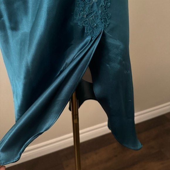 Vintage satin luxury lace trimmed  slip dress m/l - Picture 4 of 8